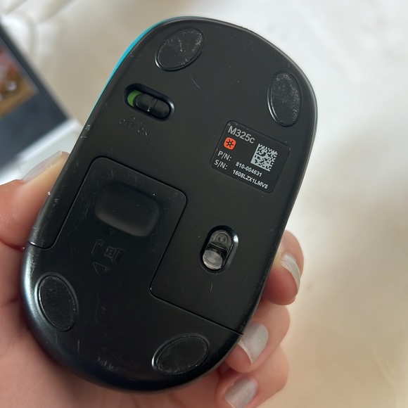 SOLD Logitech wireless computer mouse - Picture 3 of 4